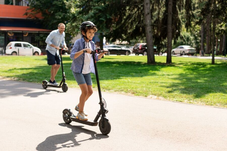 Rome: Rent an E-Scooter - From Piazza Venezia to the Colosseum: Hitting a Big Icon Without the Grind