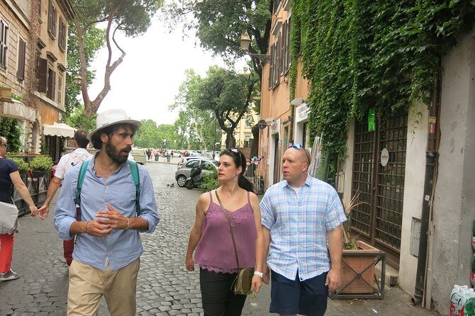 Rome: Rione Parione Private Walking Food Tour - Thin-Crust Roman Pizza at the Market: The Real Deal