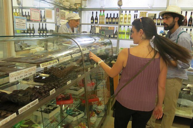 Rome: Rione Parione Private Walking Food Tour - Gelato Stop: 60 Flavors, and the Problem of Picking One