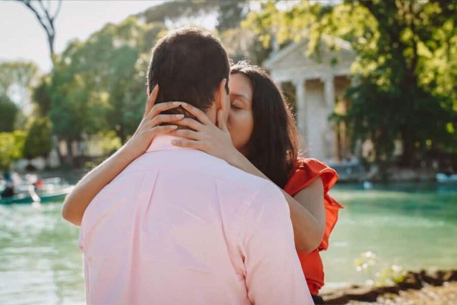 Rome: Romantic Couple Photoshoot at Villa Borghese - Villa Borghese: a garden built for couple photos