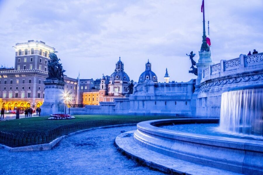Rome: Rome at Night Evening Historical Walking Tour - Meeting After Aperitivo at Piazza di Spagna