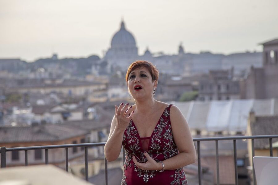 Rome: Rooftop Bar Opera Show - What the 75-minute opera show actually feels like