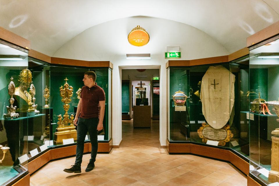 Rome: Santa Maria Maggiore Basilica Guided Tour - Why Santa Maria Maggiore feels different from other major churches