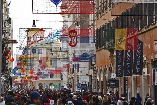 Rome Sightseeing Private Tour: Best of Rome' Fountains and Squares - Fontana dei Quattro Fiumi: the quick hit that makes Piazza Navona feel complete