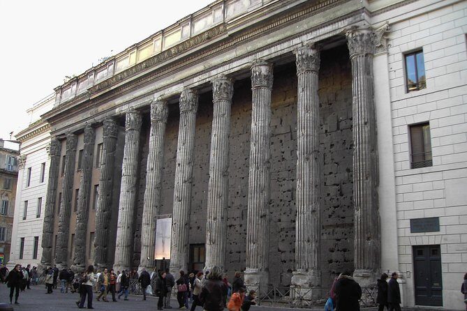 Rome Sightseeing Private Tour: Best of Rome' Fountains and Squares - Pantheon inside guided tour: where the extra effort pays off