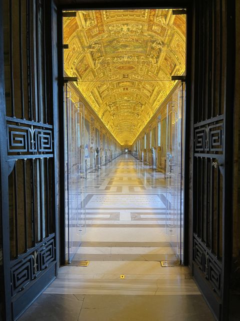 Rome: Sistine Chapel & Vatican Tour with Pre-Opening Access - The Sistine Chapel: seeing Michelangelo with room to breathe