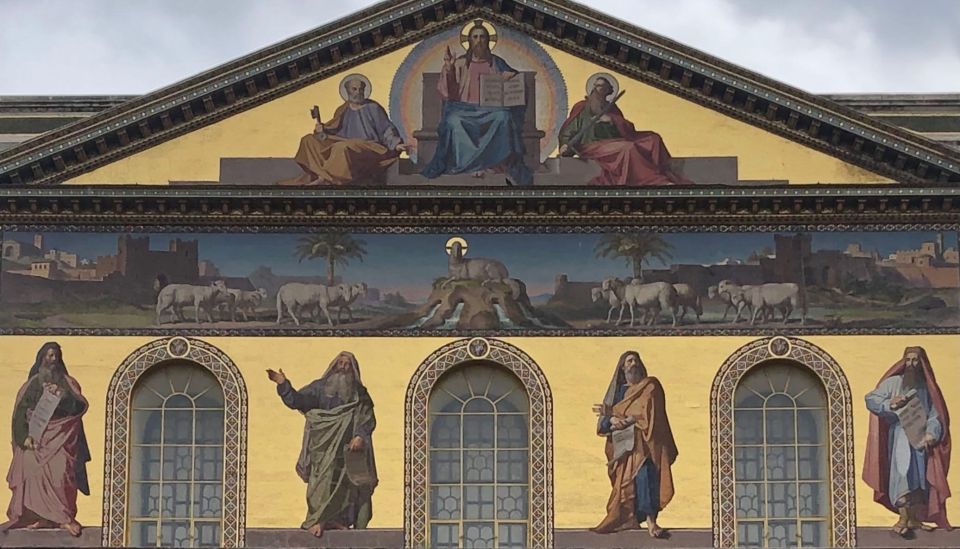 Rome: St Paul's Basilica, Sarcophagus, & Major Basilica Tour - The sarcophagus and relic veneration: the heart of the visit