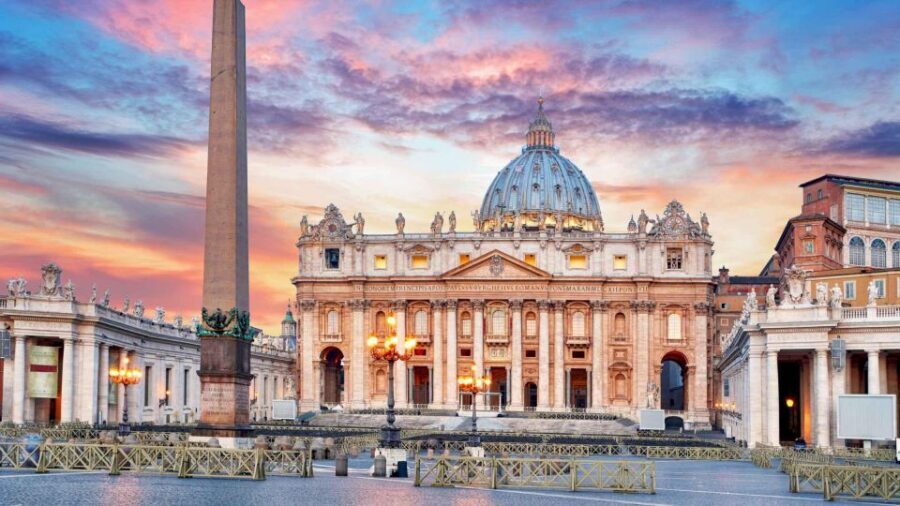 Rome: St. Peter's Basilica and Papal Tombs Walking Tour - Inside St. Peter’s Basilica: Pietà, Baldachin, and the Art You Can Actually Read