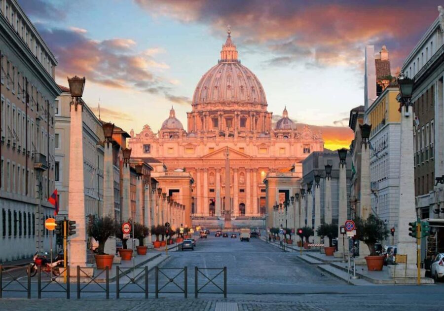 Rome: St. Peter's Basilica and Papal Tombs Walking Tour - The Radio Headsets: Why You’ll Hear the Guide Instead of the Crowd