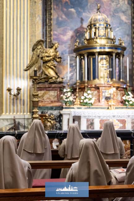 Rome: St. Peter's Basilica and Vatican Grottoes Guided Tour - St. Peter’s Basilica feels different when you know where to look