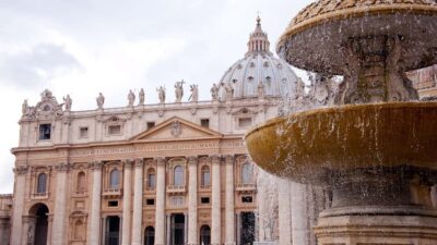 Rome: St. Peter's Basilica and Vatican Grottoes Guided Tour - From Via di Porta Cavalleggeri to St. Peter’s Square: start smart