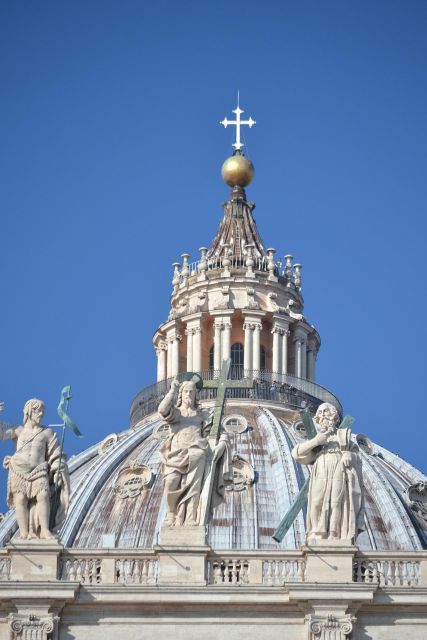 Rome: St. Peter's Basilica, papal tombs tour also with Dome - Getting in smoothly: meeting point and timing that helps