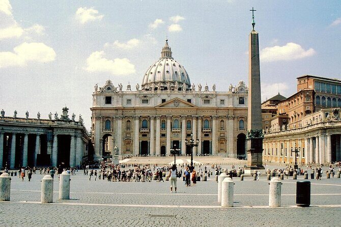 Rome St. Peter's Basilica Tour with exclusive Underground Access - Michelangelo’s Pietà: more than a famous sculpture