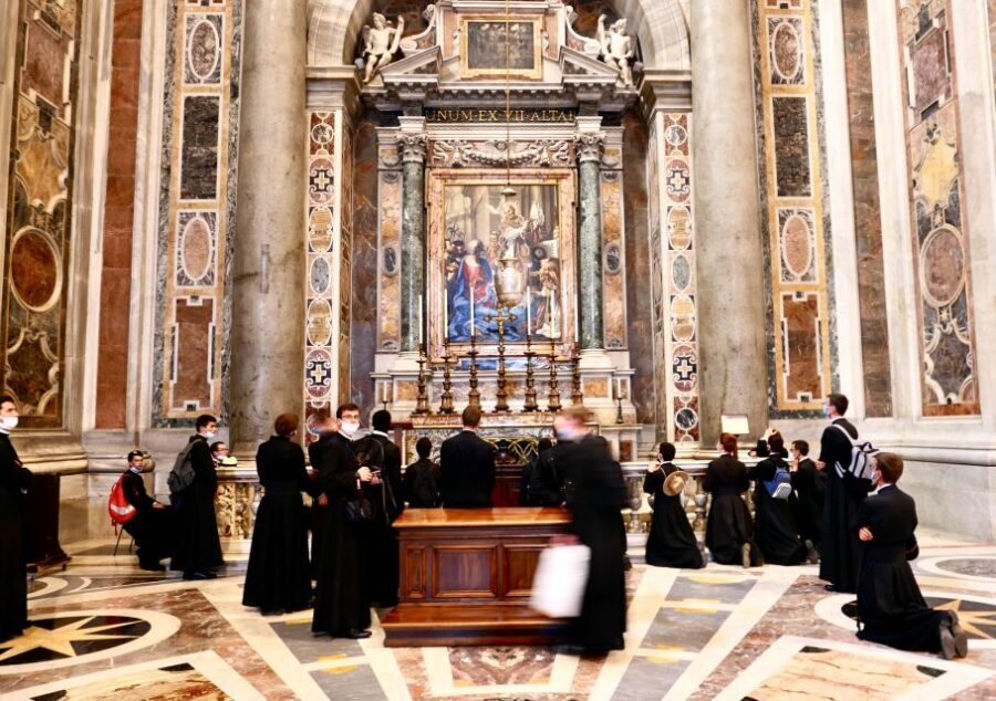 Rome: St. Peter's Basilica with Dome Private Tour - Price and value: what $248.09 buys you in practice