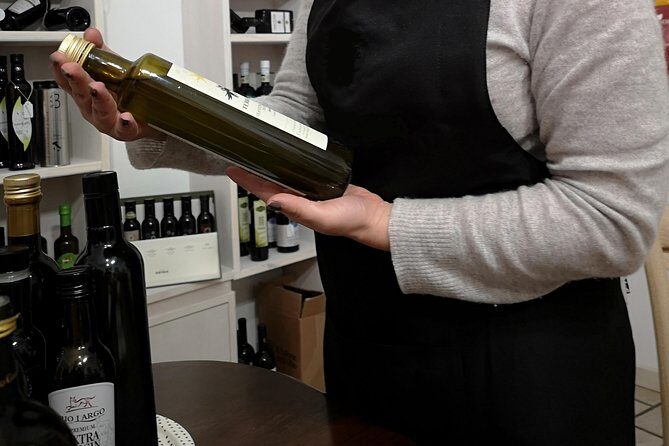 Rome Tasting Experience: Wine, Olive Oil and Local Bites - Your guide matters: what Camilla’s approach signals