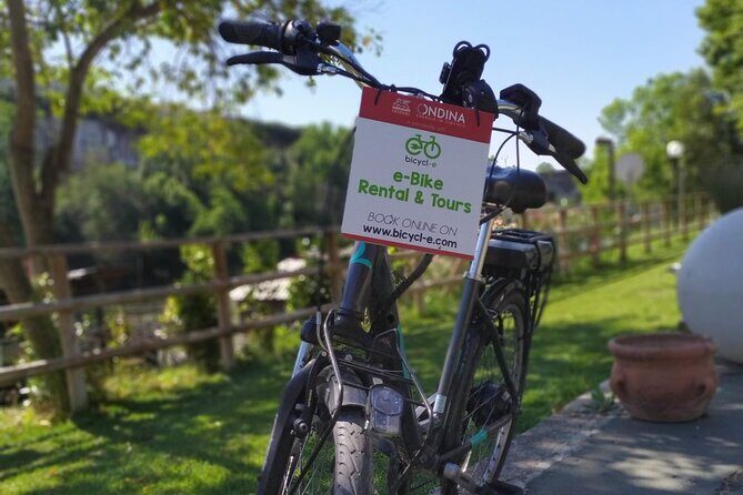 Rome Tiber cycle path: Electric & Muscle Rental Bike - What’s included (and why those items matter in Rome)