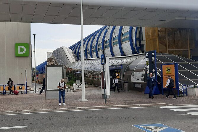 Rome to Fiumicino airport - Private Transfer - The ride itself: air-conditioning comfort, non-smoking rules, and real-world etiquette