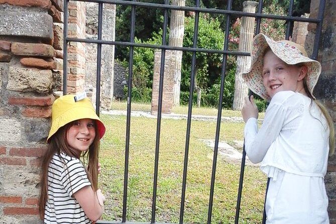 Rome to Pompeii for Kids and Families with lunch at Winefarm - A family-friendly Rome-to-Pompeii morning start at 7:30