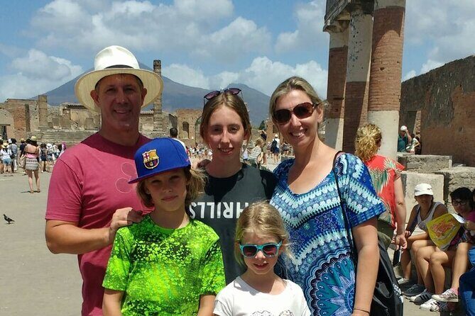 Rome to Pompeii Tour for Kids & Families w Hotel Pickup & Skip-the-Line Tickets - A private guide team made for families