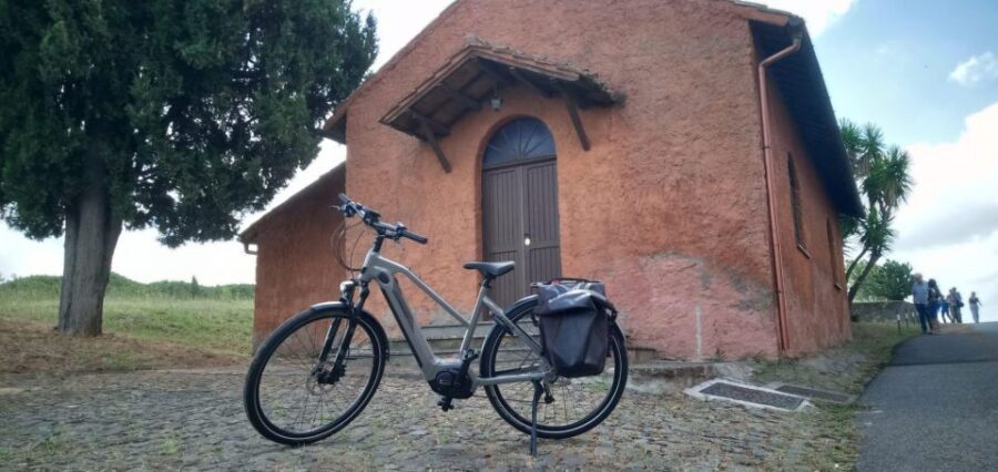 Rome: Tour by Top E-bike Ancient Appian Way Catacombs Aqueducts - E-Bikes + a Leisure 15 km: How Hard Is This Really?