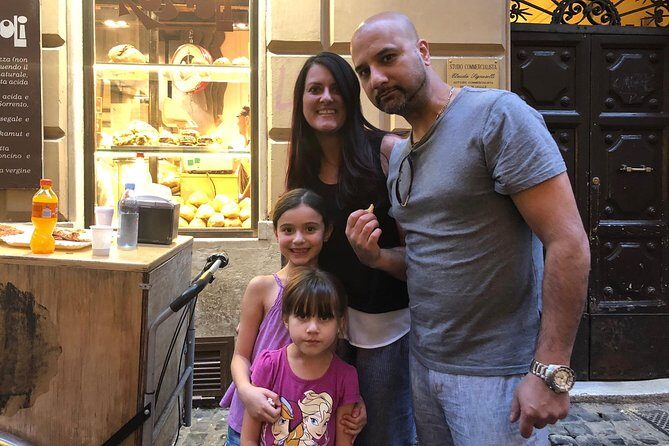 Rome Tour for Kids & Families w Gelato & Pizza including Pantheon - Pantheon: skip-the-line tickets and the best “look up” lesson