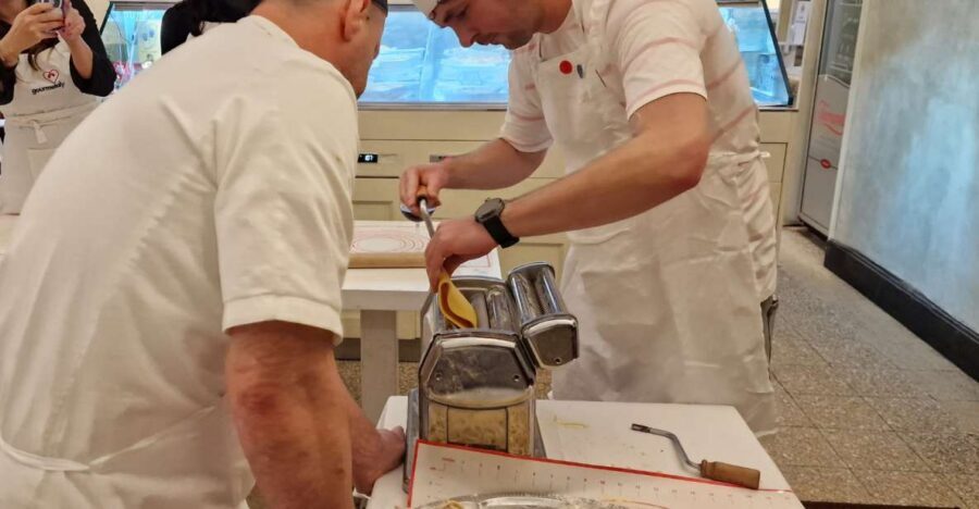 Rome: Traditional Cooking Class in the Jewish Ghetto - Seasonal Roman-Jewish Menu: Artichokes, Zucchini Blossoms, and Fritto Romano