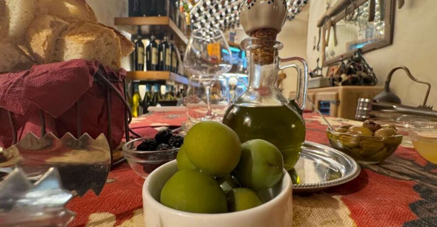 Rome: Traditional Food Tasting & Wine Pairing in Trastevere - Into the cistern: the setting that makes the tasting feel different
