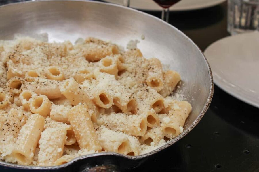 Rome: Trastevere and Campo de Fiori Food Tour - Dar Filettaro a Santa Barbara: the hake-and-wine start