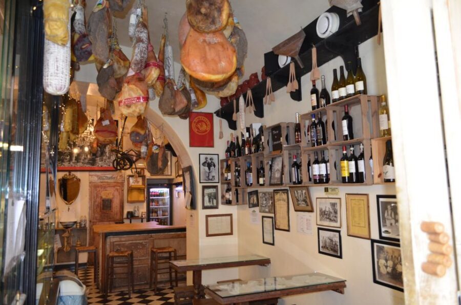 Rome: Trastevere and Jewish Ghetto Street Food Walking Tour - Via dei Pettinari Finish: your final bite and what to do next