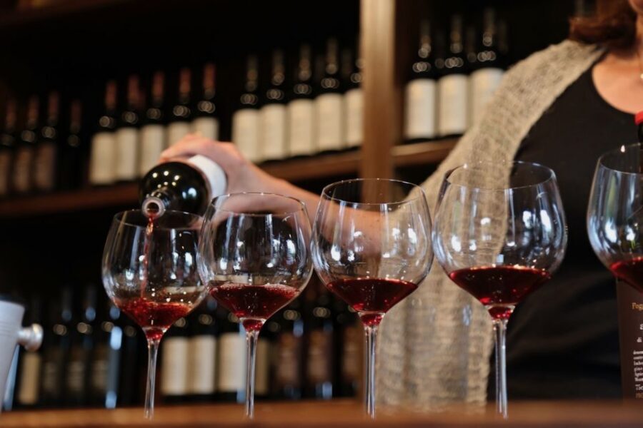 Rome: Trastevere Food and Wine Tasting Tour - Why Trastevere food tastes different than the rest of Rome