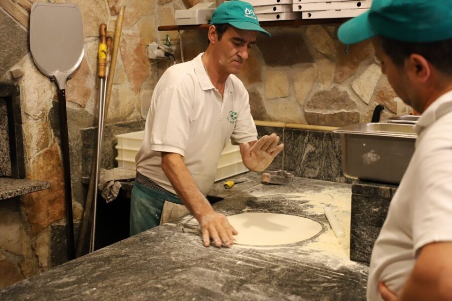 Rome: Trastevere Food and Wine Tasting Tour - Chef Günther gelato: when dessert gets weird (in a good way)