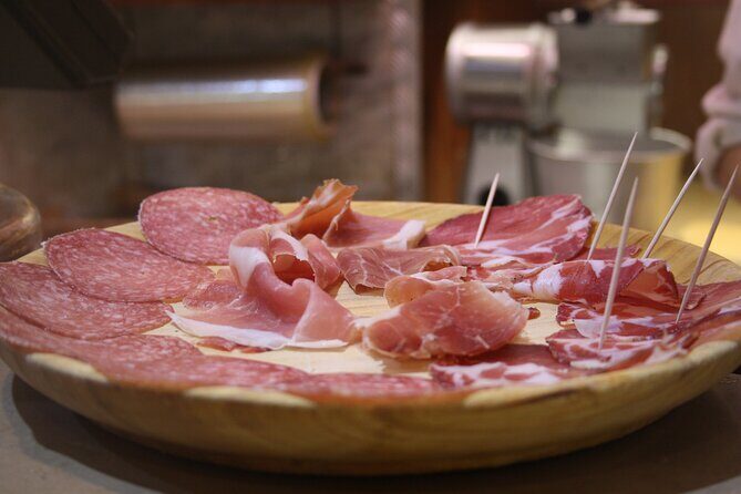 Rome: Trastevere Food Tour Wine Tasting and Local Expert Guide - Stop 1 experience: Roman starters, street food, and a full dinner flow