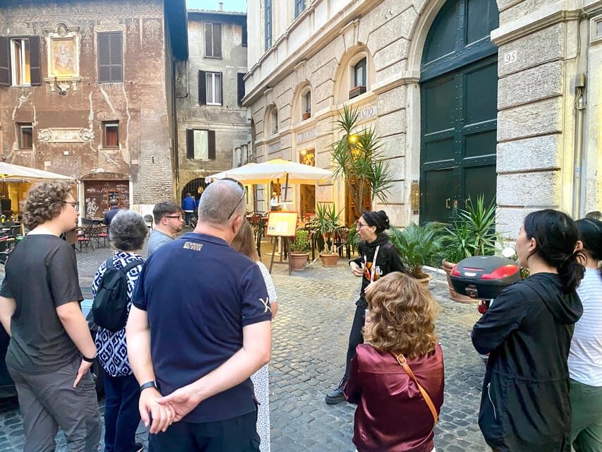 Rome: Trastevere Quarter Street Food Tour with Sightseeing - Gelato finish at Via dei Pettinari: sweet and savory ice cream