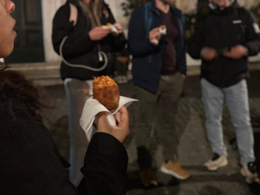 Rome: Trastevere & Tiber Island Street Food Tour at Sunset - The Trastevere walk: cobblestones, side streets, and small surprises