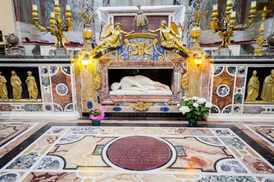 Rome: Trastevere with Underground Crypt & Jewish Ghetto tour - Vicolo dell’Atleta: long enough to let the alley stories land