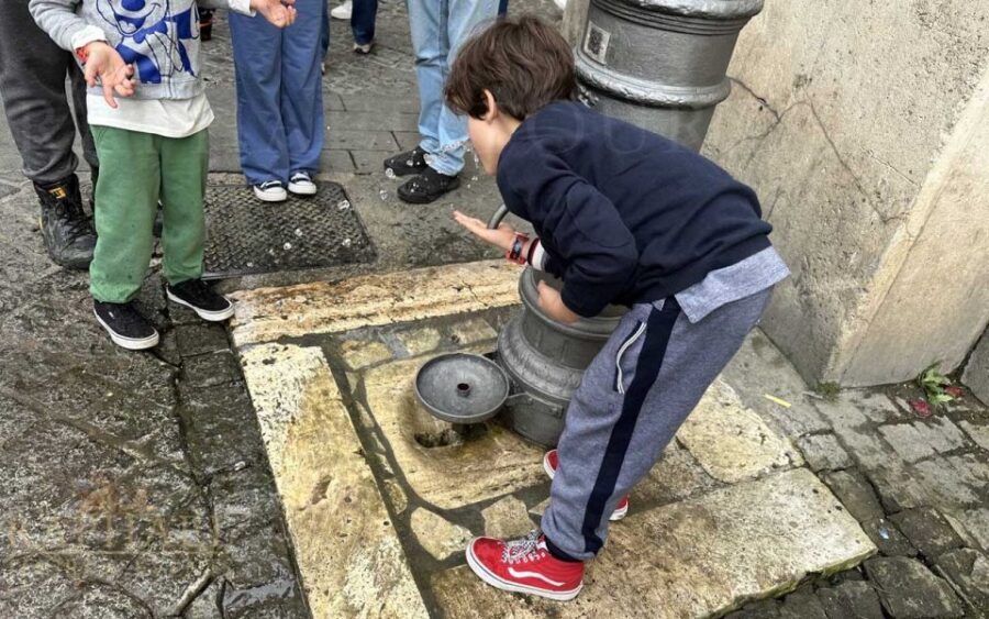 Rome: Treasure Hunt for Kids and Families Trevi and Pantheon - Walking the historic center the fun way