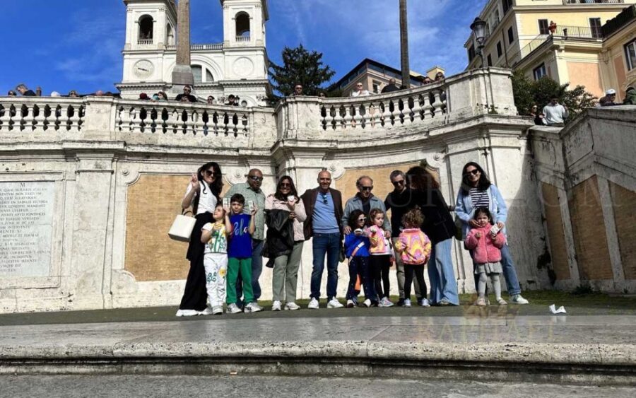 Rome: Treasure Hunt for Kids and Families Trevi and Pantheon - The treasure hunt approach: quizzes, clues, and a prize