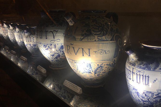 Rome: Trevi Fountain District and Underground Domus Guided Tour - Meet at Vicolo del Puttarello and Start Right Where It Counts