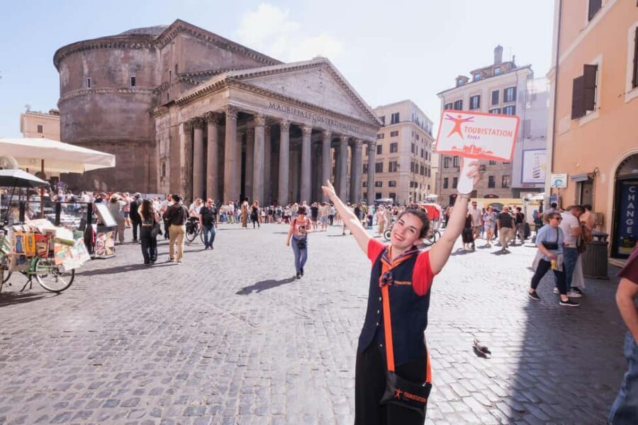Rome: Trevi Fountain Navona Pantheon walking tour in English - Piazza della Minerva: a short stop with a useful reset