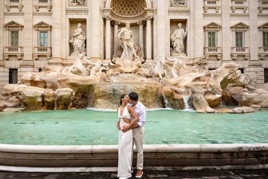 Rome: Trevi Fountain Private Early Morning Photoshoot - Why dawn at Trevi Fountain makes your photos look better