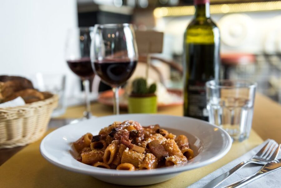 Rome: Twilight Trastevere Food Tour with Wine Tasting - Why Twilight Trastevere Makes This Tour Feel Like Rome
