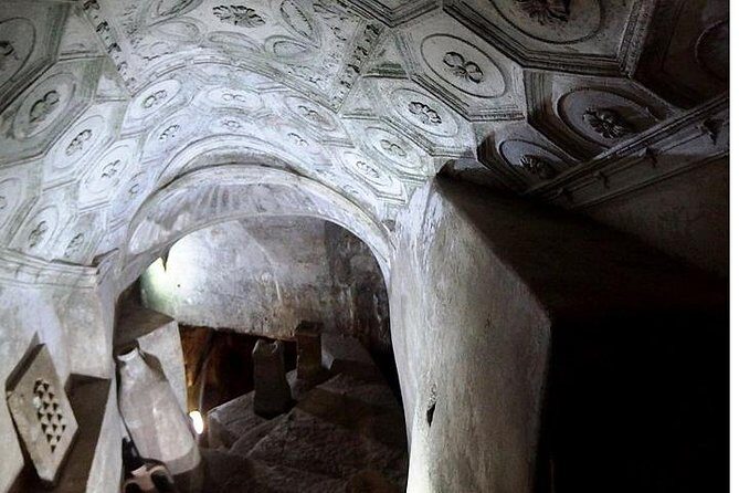 Rome Undergrounds Full Day Guided Tour - Stop 2: Catacombs of San Sebastiano and Reading an Underground City