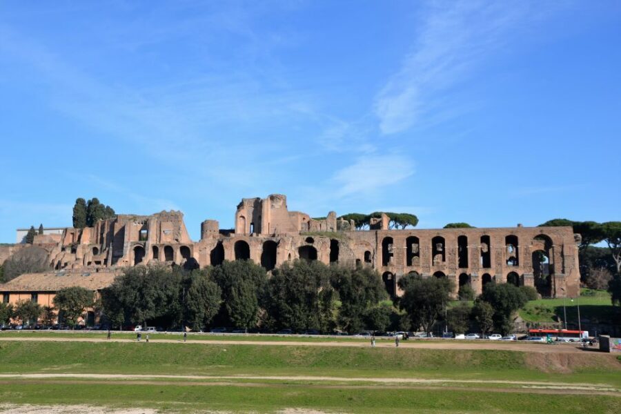 Rome: Vatican, Colosseum & Main Squares Tour w/ Lunch & Car - When the Vatican is closed: alternatives that keep the day strong