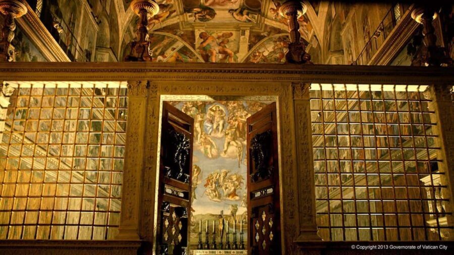 Rome: Vatican Museum and Sistine Chapel Official Guided Tour - Checking in at Via Santamaura 32 and getting through Vatican security