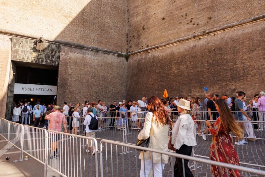 Rome: Vatican Museums & Sistine Chapel Fun Tour with Entry - Group size and guide energy: why the tour feels like a story