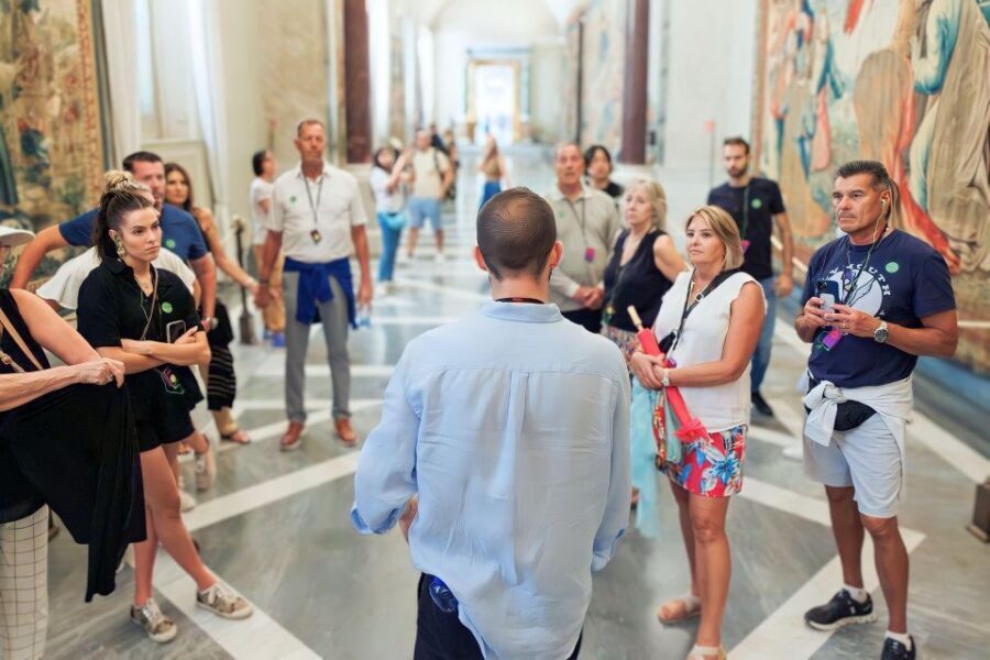 Rome: Vatican Museums & Sistine Chapel Fun Tour with Entry - Starting at the coffee bar: finding Mike and getting oriented fast