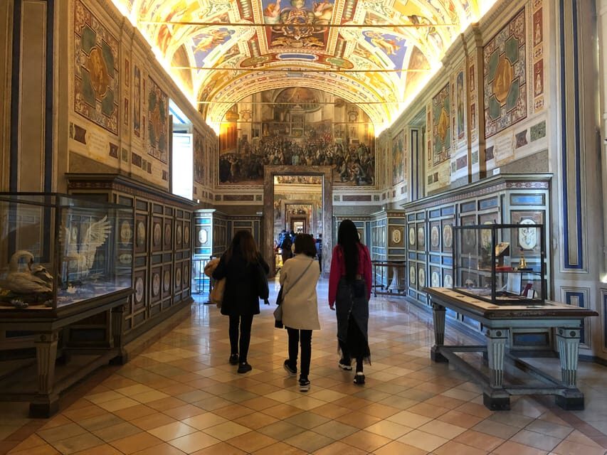 Rome: Vatican Museums & Sistine Chapel Ticket with Host - Raphael’s Rooms, the Gallery of Maps, and Tapestries: Skill, Scale, and Detail