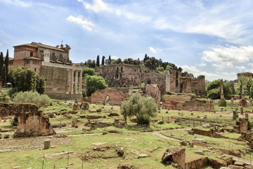 Rome: Vatican Pass, Top Attractions and Free Transport - Choosing your Roma Pass free attractions: Colosseum and more