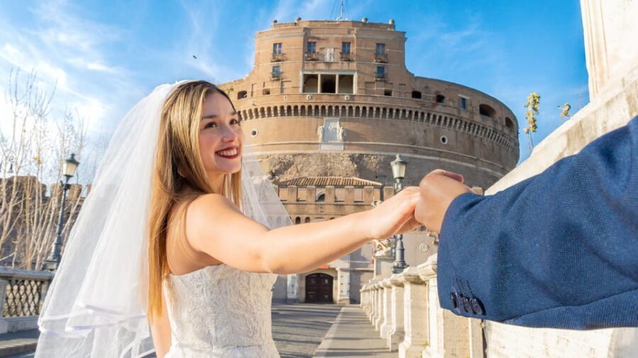 Rome: Vatican, St Peter’s Sq & Castel Sant’Angelo PhotoShoot - Castel Sant’Angelo First: Architecture That Gives You Instant Variety