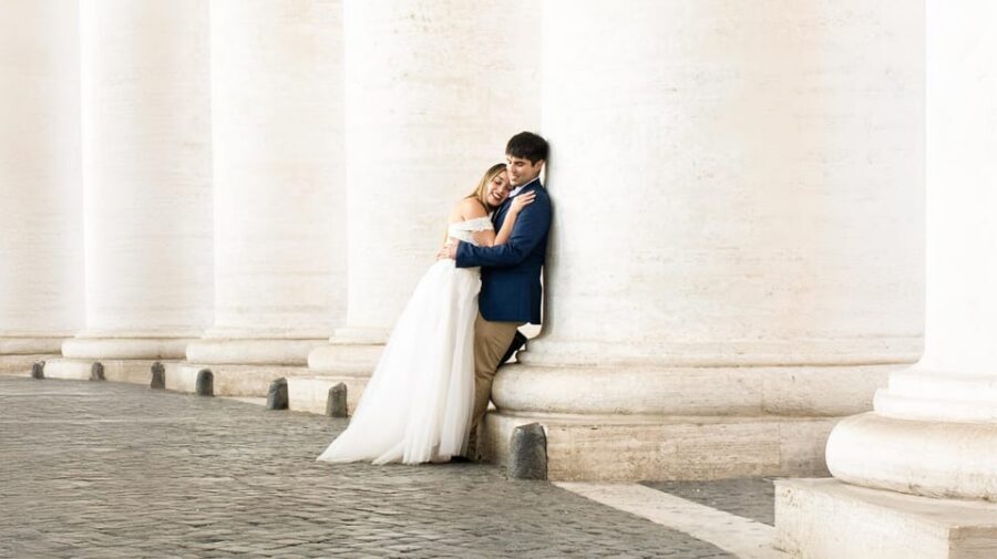Rome: Vatican, St Peter’s Sq & Castel Sant’Angelo PhotoShoot - St. Peter’s Square: How to Get Great Photos in a Crowded Icon